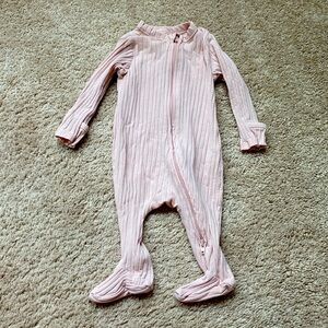 Old Navy Light Pink Ribbed Sleeper Fold Over Hands Two Way Zipper Baby Girl